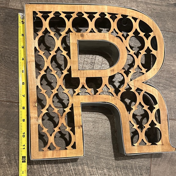 Decorative Letter R - Picture 4 of 5